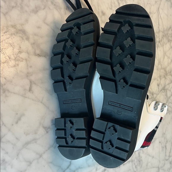 Tommy Hilfiger Women’s White and Red Combat Boots Size 9 1/2 - Picture 6 of 8